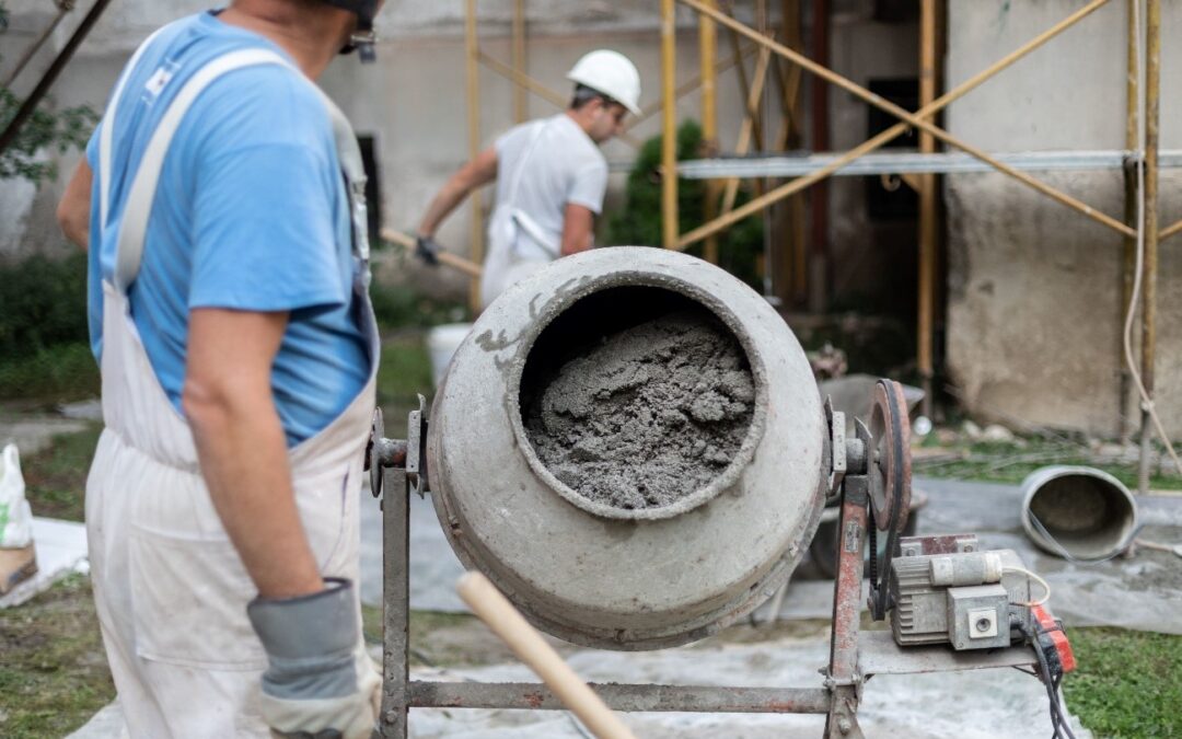 Betoneira em canteiro de obras